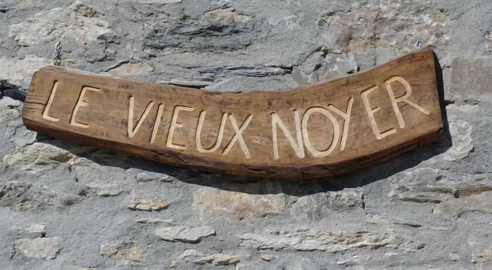 Le Vieux Noyer