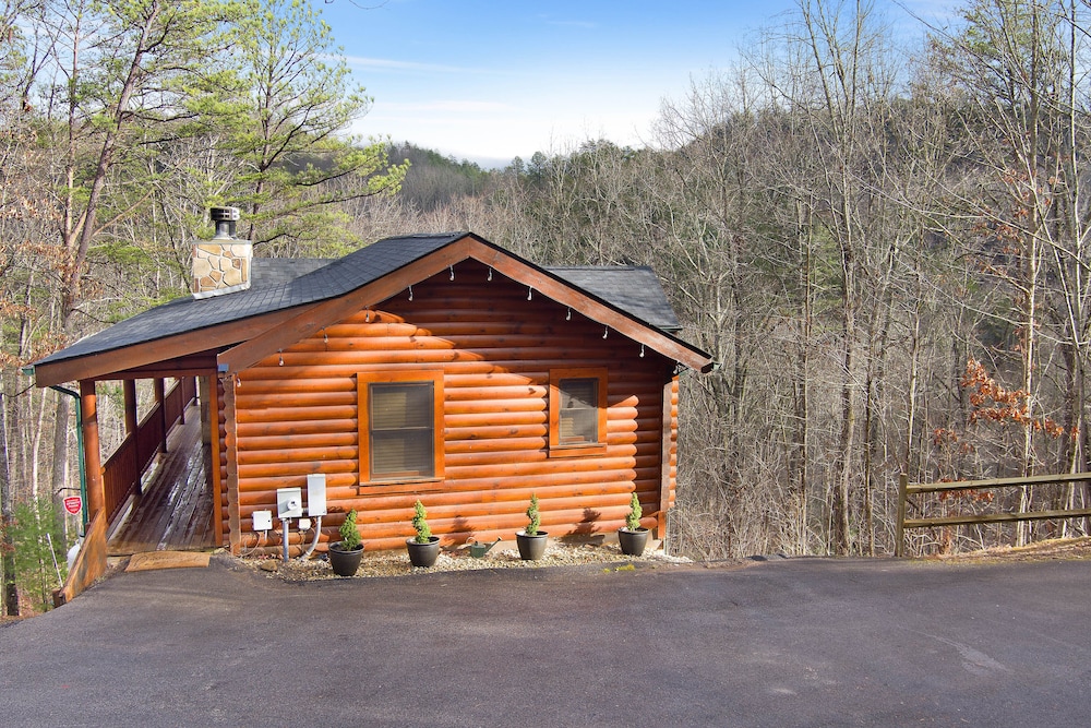 Private Smoky Mtn Log Home w/ 2 Decks + Hot Tub! view 4