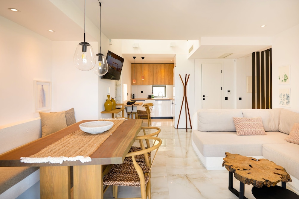 Olive Grove Panorama Suite Exi