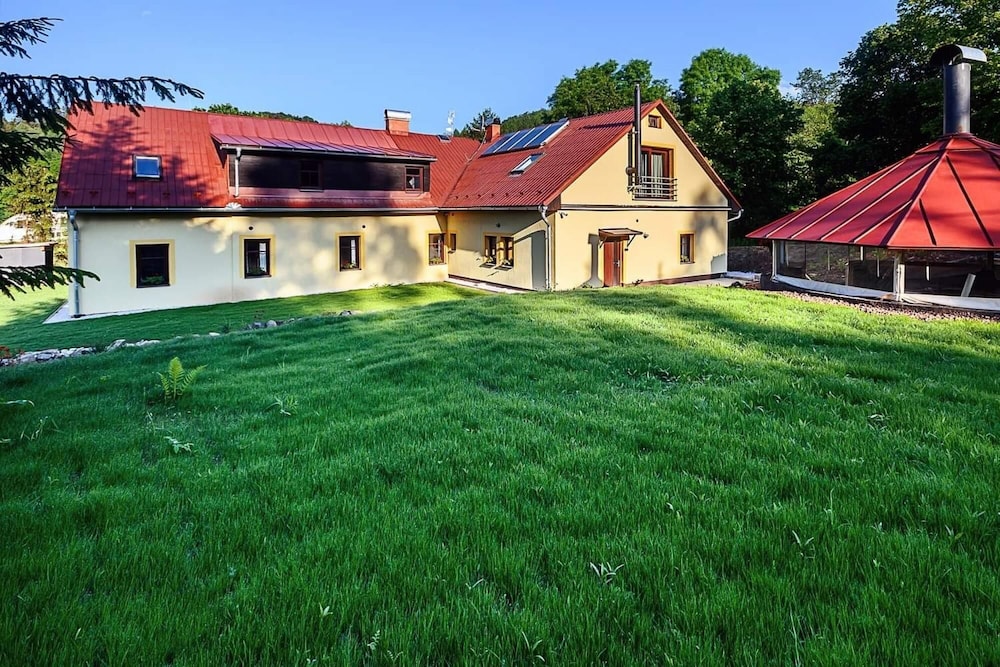 Luxe Villa in Bernartice Kkh045