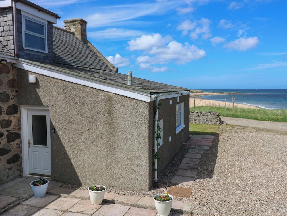 Bella's Beach Cottage