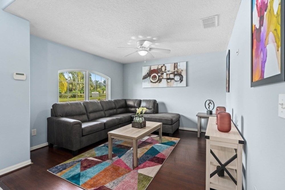 Legacy Park Villa: 5br, Pool, Spa & Near Disney 5 Bedroom Villa