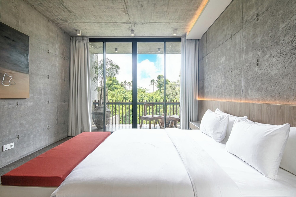 Modern 2BR Villa Enclosed Living Heart of Canggu