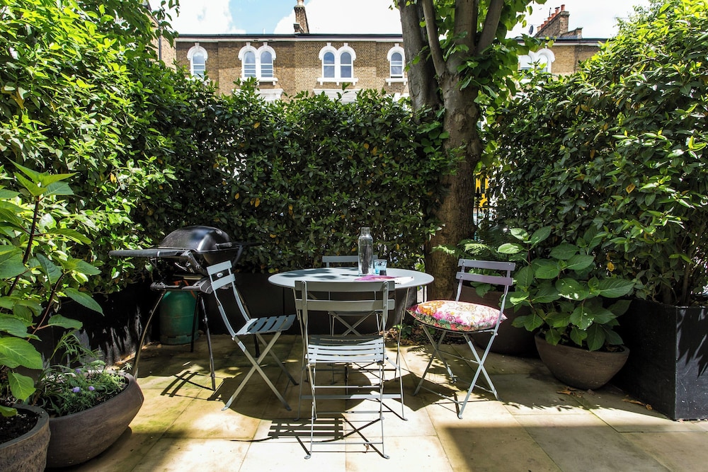 Leamington Road Villas II by Onefinestay