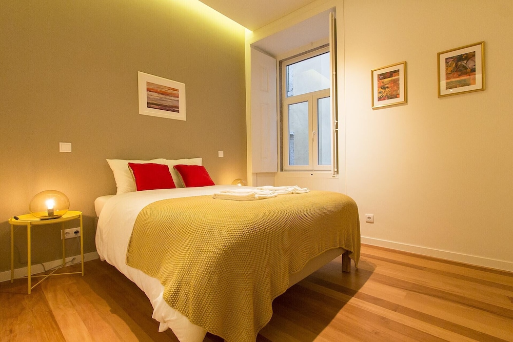 Downtown Prestige by Homing