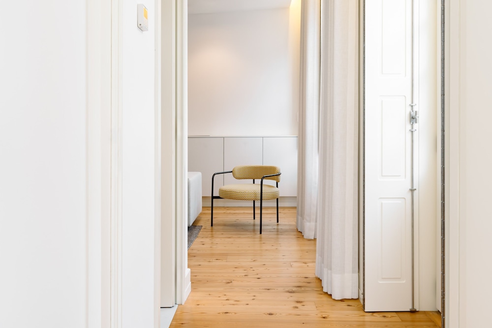 Feel Porto Cl Rigos Charm Flat 4 1