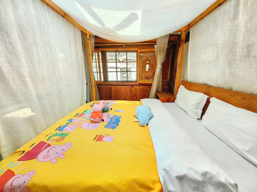 Jia Kedi Ancient House Cultural Homestay
