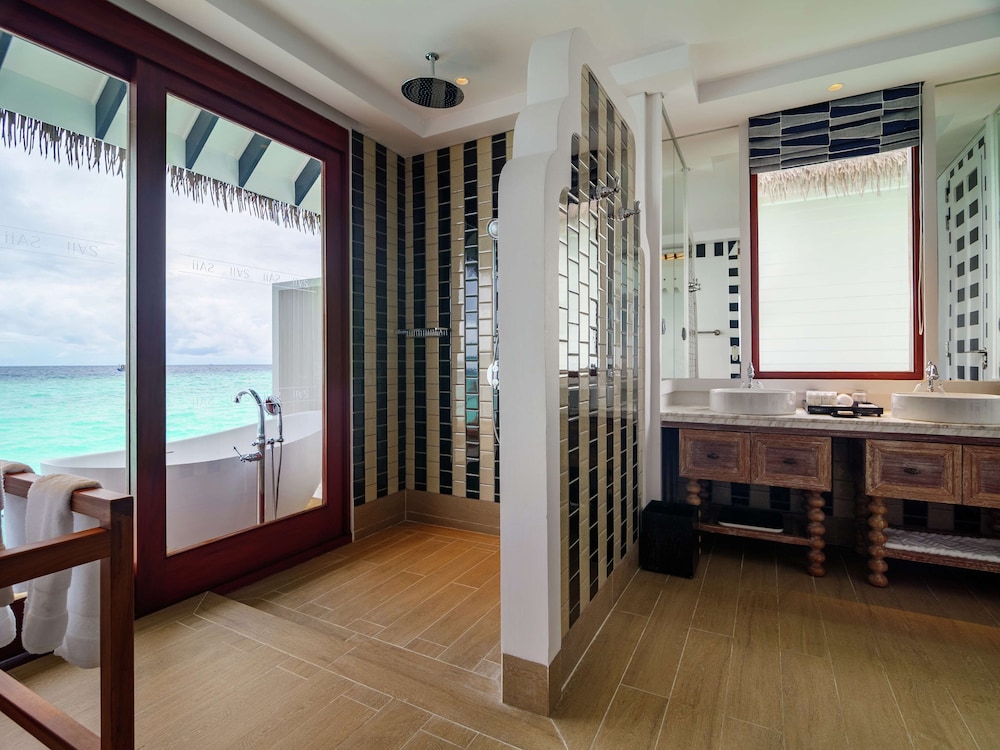 SAii Lagoon Maldives, Curio Collection By Hilton 142