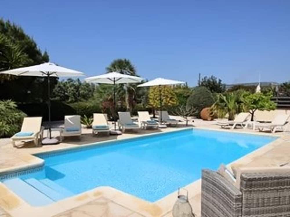 Sunset Villa Retreat in Agios Georgios