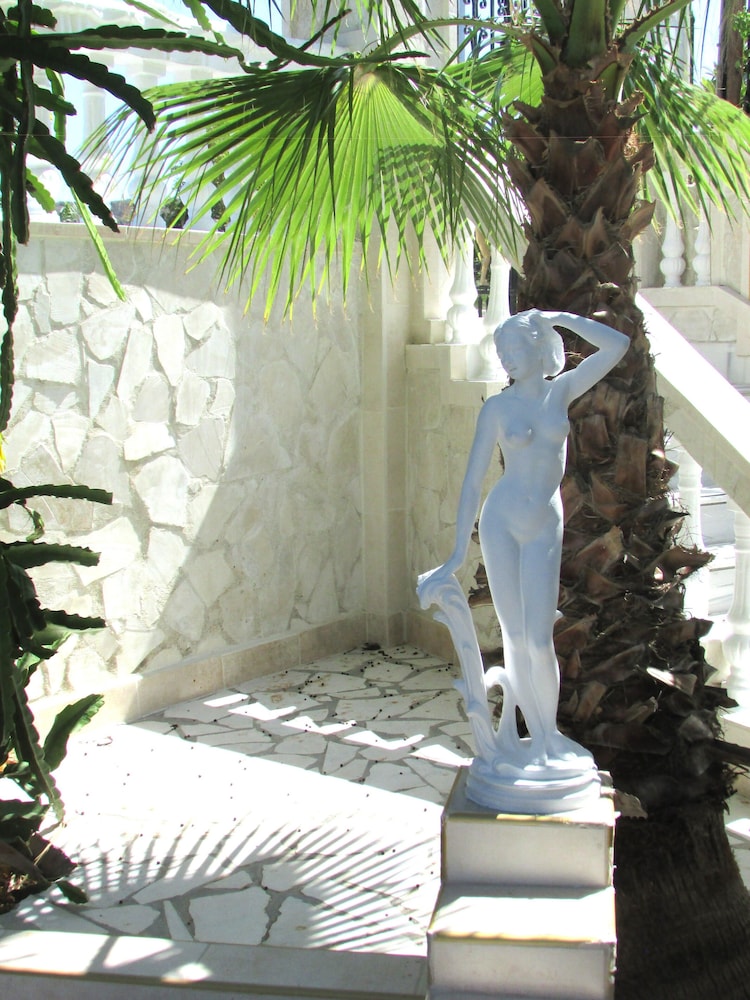 Castellino Studios