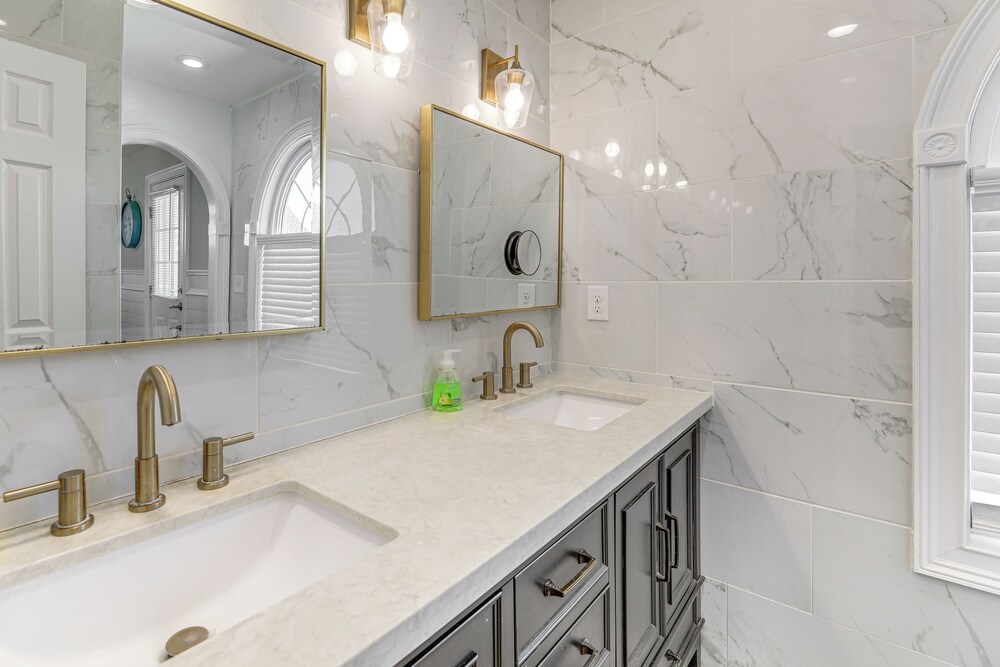 Hot Tub & Decks: North Topsail Beach Home