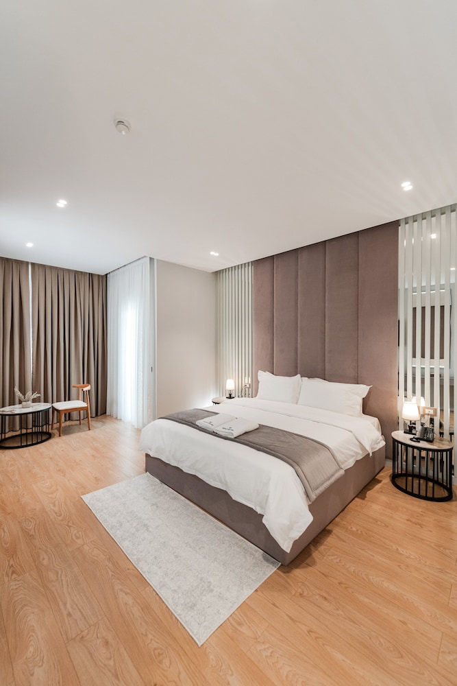 Troci Hotel 27