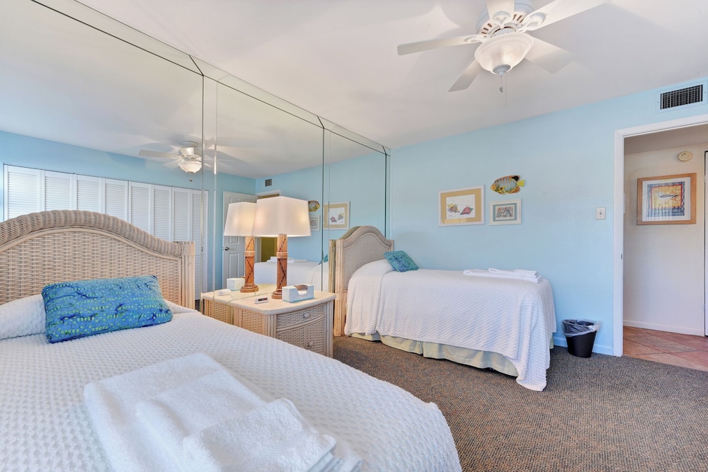 Jacksonville Beach Costa Verde 2319-102 by Distinctive Beach Rentals