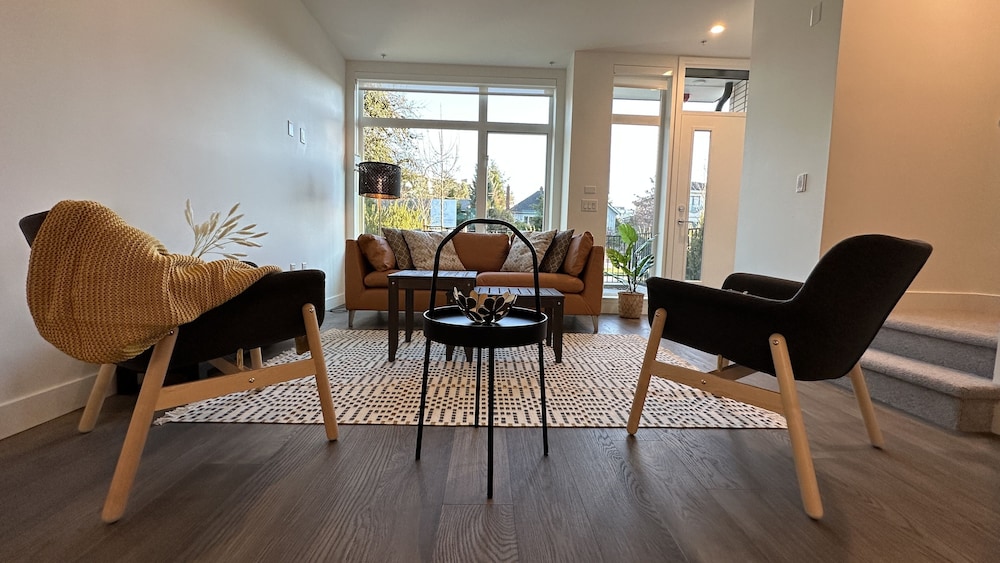 Vancouver Vacations - Ruby Red Cloud Homes Vancouver - Property Image 43