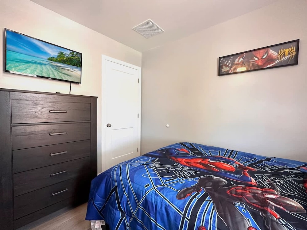 Luxury Villa Near Disney 6 Bd Home With Private Pool and Resort