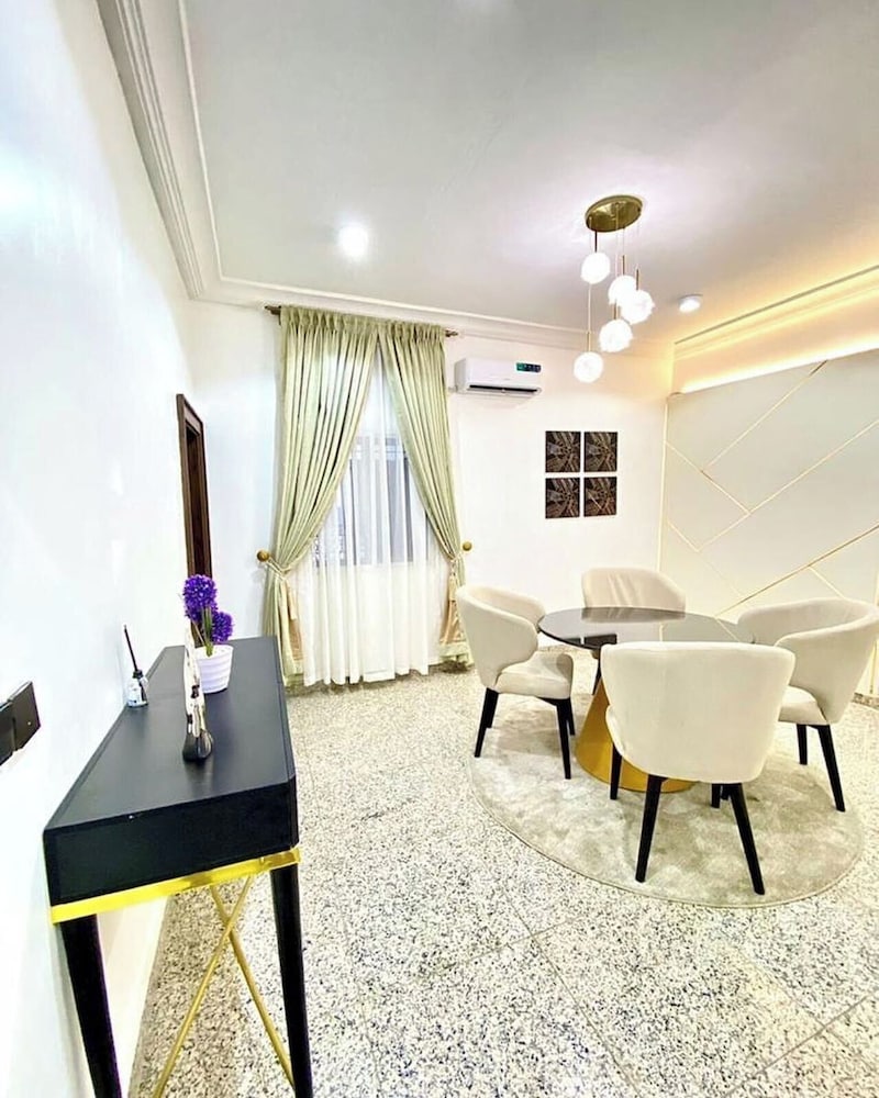 Smart Emmanuel's Place