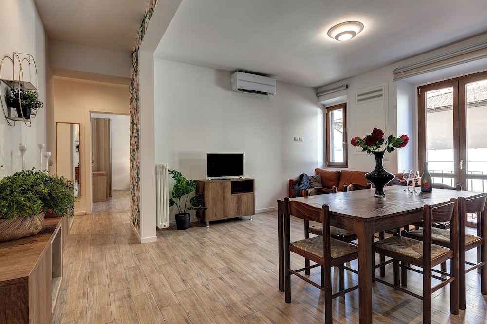 Oricellari Apartment by Mamo Florence