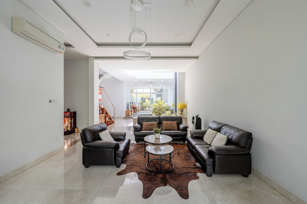 Thao Dien Garden Villa 5BR Luxury Oasis