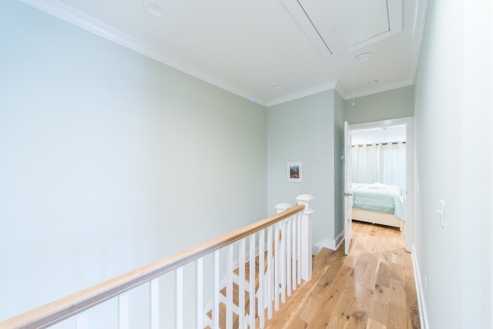 Charleston Vacations - E Ashley A 121 4 Bedroom Holiday Home By My Ocean Rentals - Property Image 3