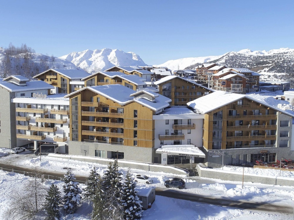 Apartment in L'eclose With Mountain Views