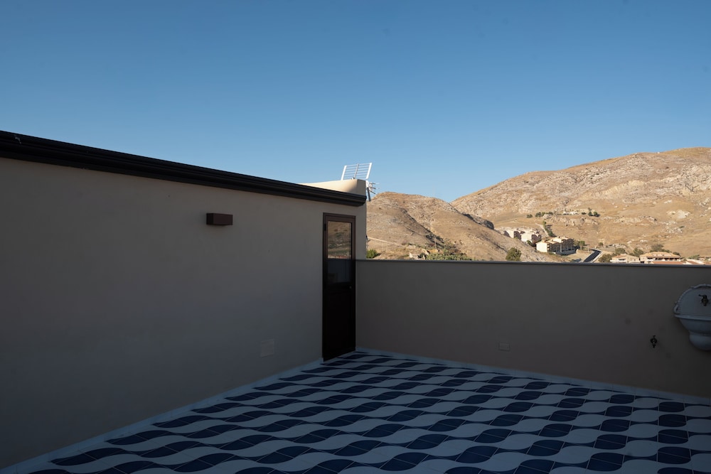 Casa Manbrù by Studio Vita