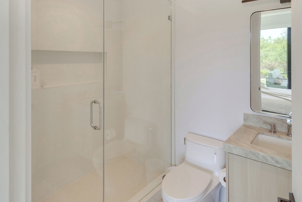 1 Mi to Point Dume: Mtn-view Escape w/ Patio!