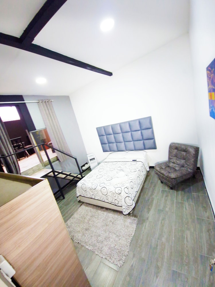 $ PROMO $ 11 Bedrooms with bathrooms Aprtmnt + 2 Jacuzzis and a rooftop pool. @Poblado