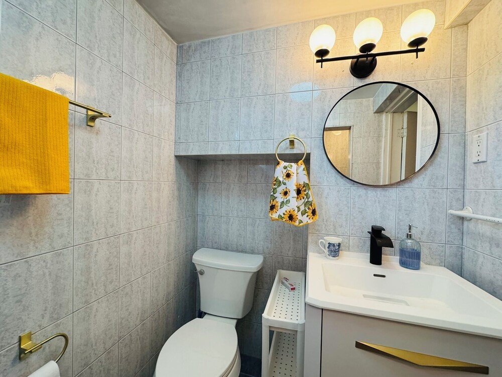 Sunrise BnB with Free Parking