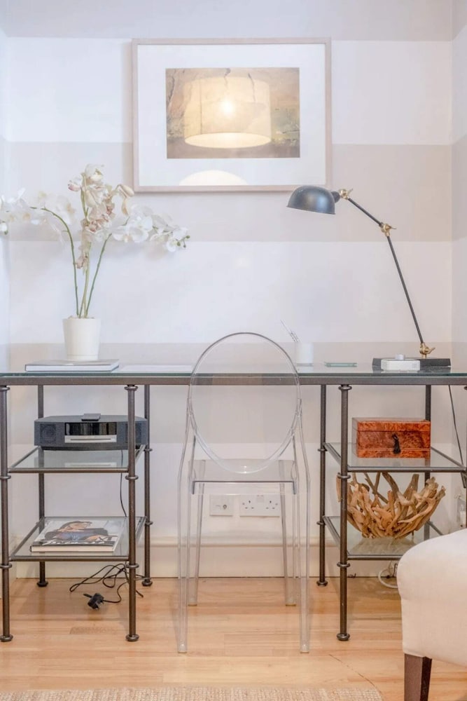 Quaint and Central Studio Flat - Chelsea