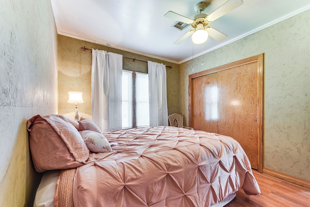 8 Mi to Lafayette: Dog-friendly Home w/ Large Yard view 3