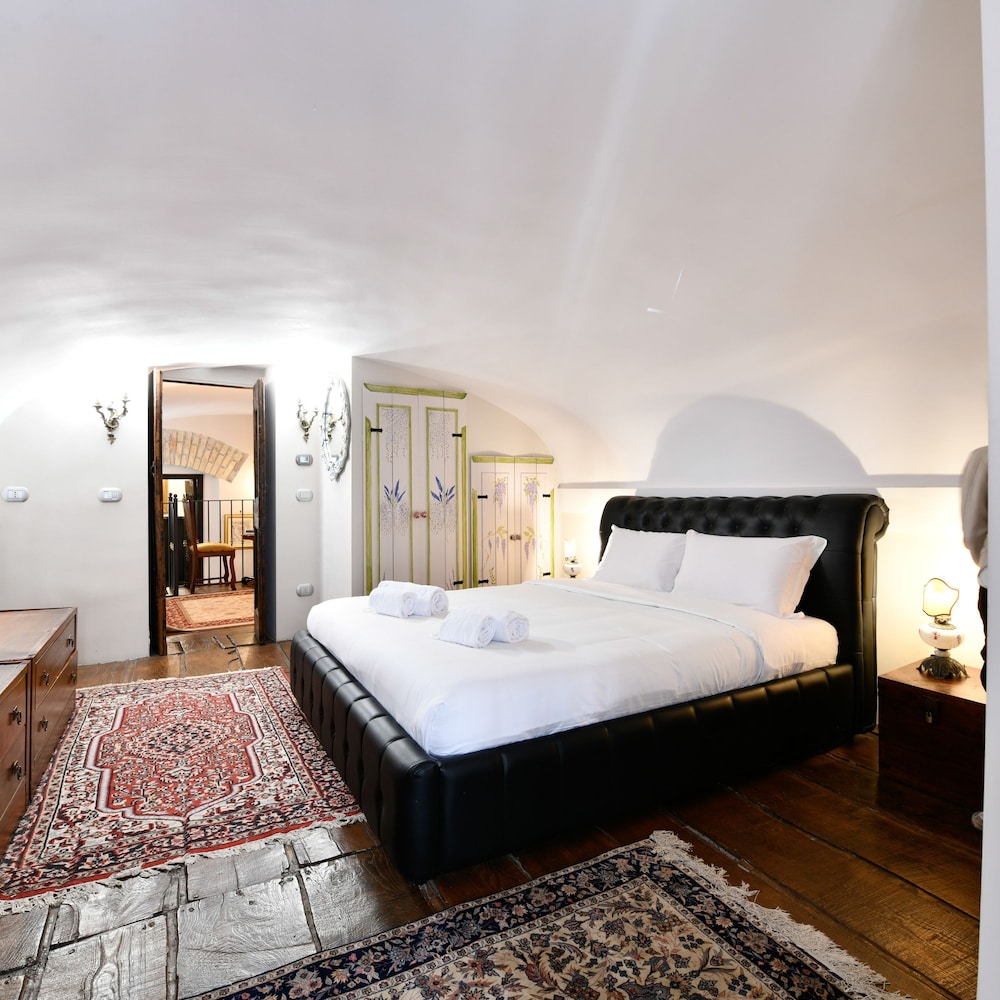 Dolce Vita in Rome With 2 Bedrooms and 1 Bathrooms