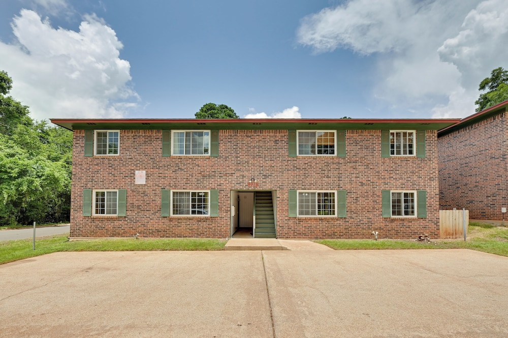 Nacogdoches Condo Half-mi to Sfa: Pets Welcome
