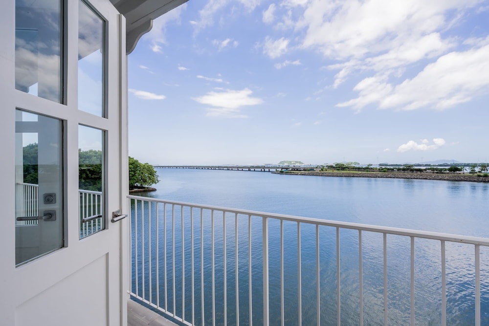 w Fantastic 1BR w Modern Balcony in Panama