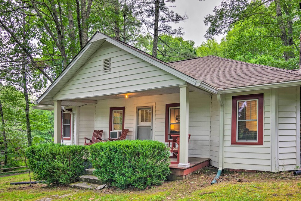 Rustic Linville Falls Cottage w/ Fire Pit! view 3