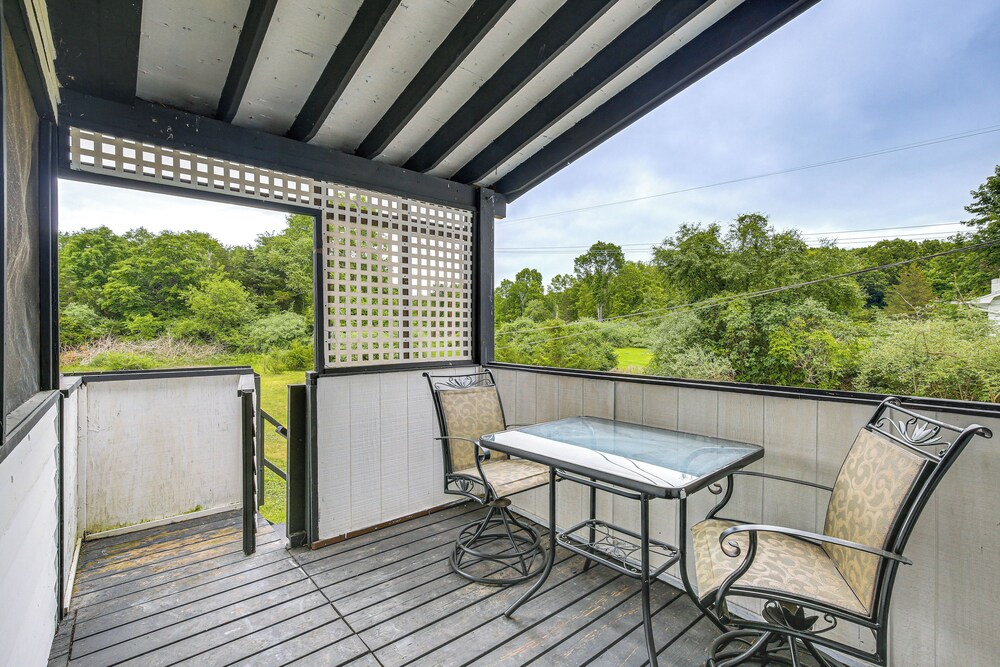 3 Mi to Main St: Modern New Paltz Home