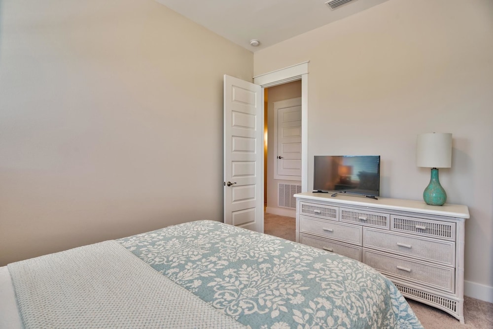 JACK's Place 3 Bedroom Condo By Coastal Dreamin
