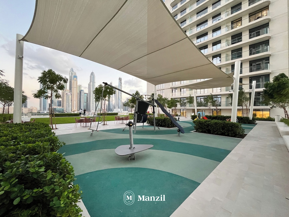 Manzil - Stylish 1BR in Emaar Beachfront