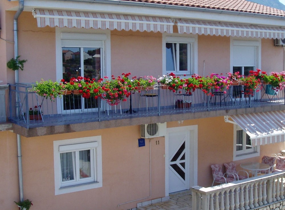 Apartments Bionda Senj