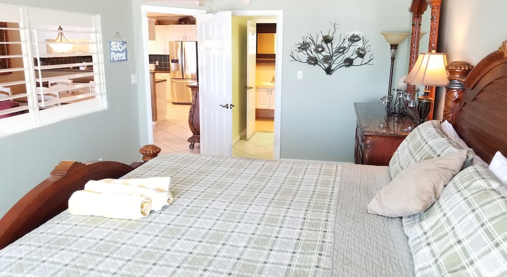 Sea Oats Beach Resort by Liberte