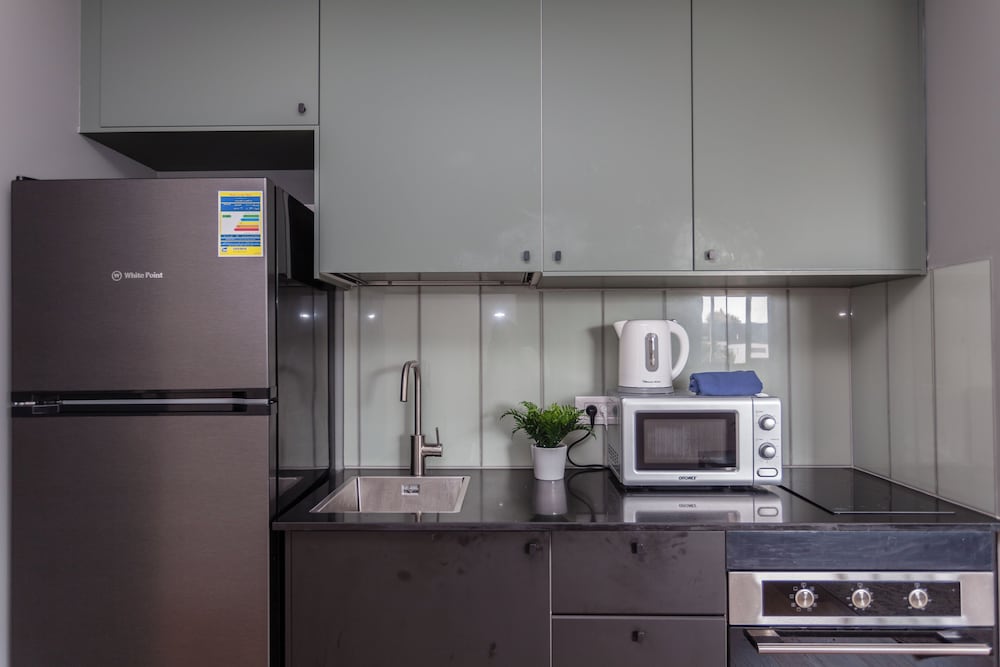 Rothschild Boulevard Prime location 1Bd view 4