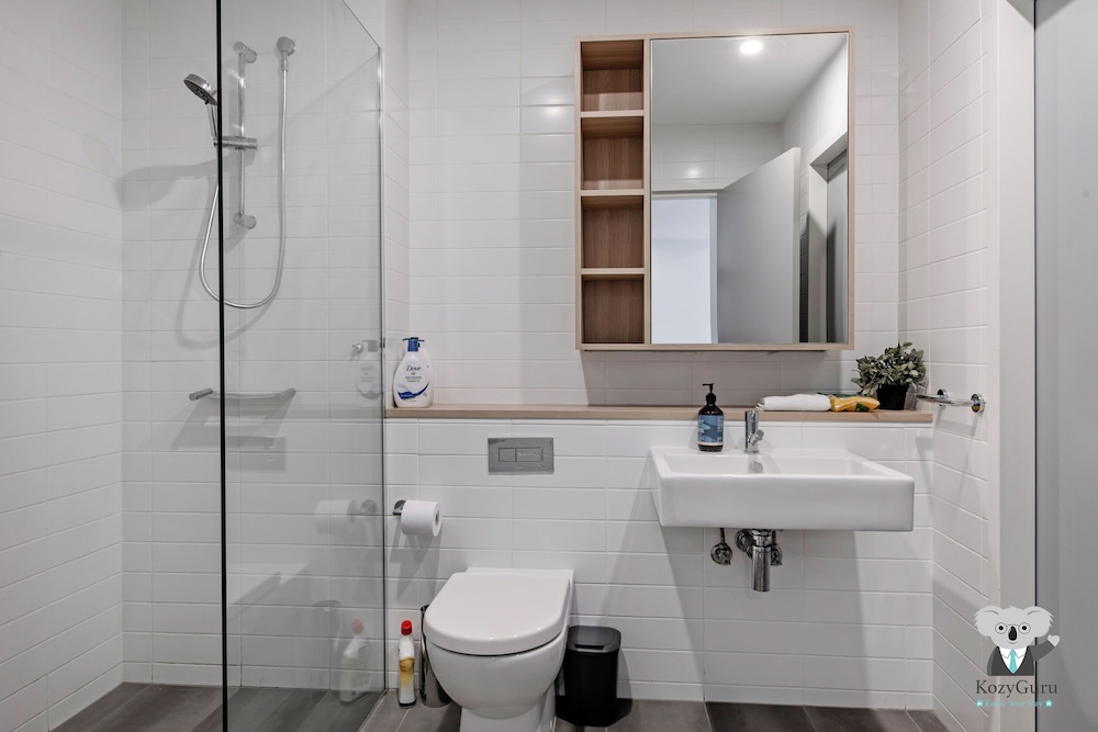 Kozyguru | Penrith | 2 Bed 2 Bath Apt Free Parking