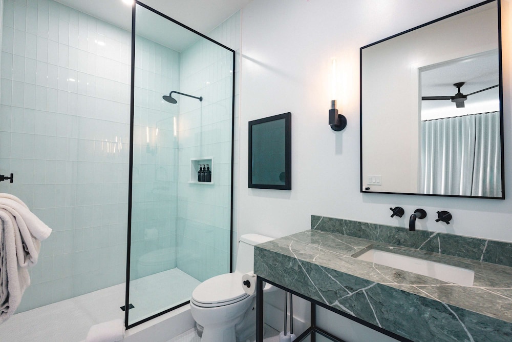 Brand New The Greenmoor House With Pool