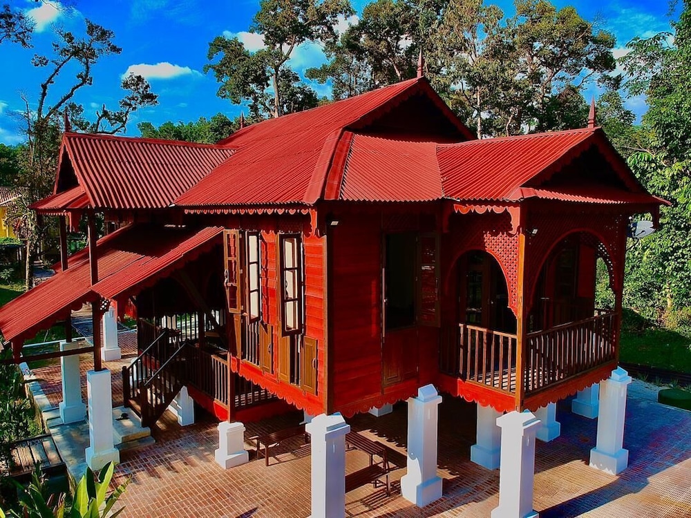 Bagas Zakariah Orchard Lodge