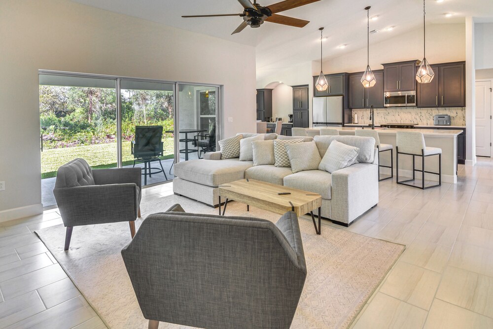 Newly Built Golf Course Home in Palm Coast!