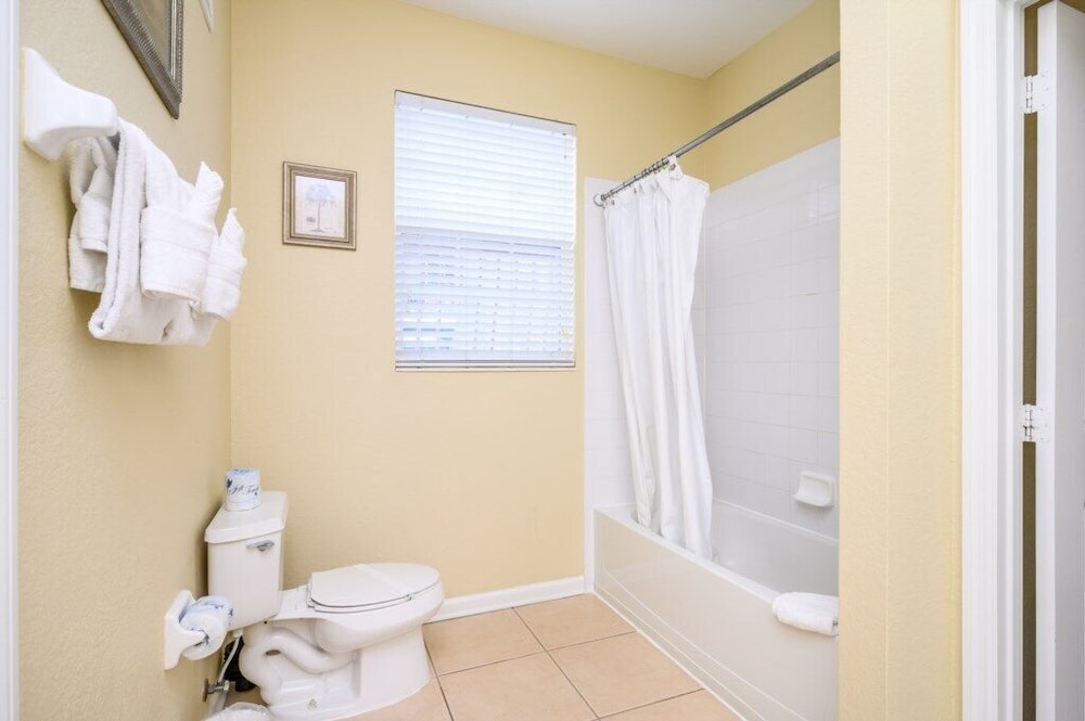New Listing Beautiful Condo, Vista Cay - 3017