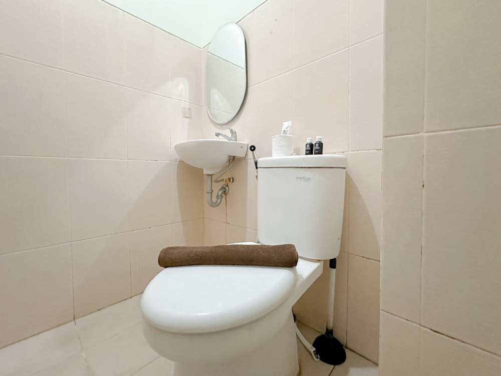 Stunning Comfy Studio Apartment Near Merr At Bale Hinggil