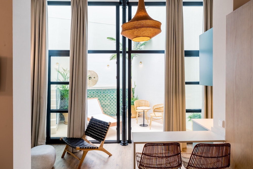 Honest Sevilla Hotel 63