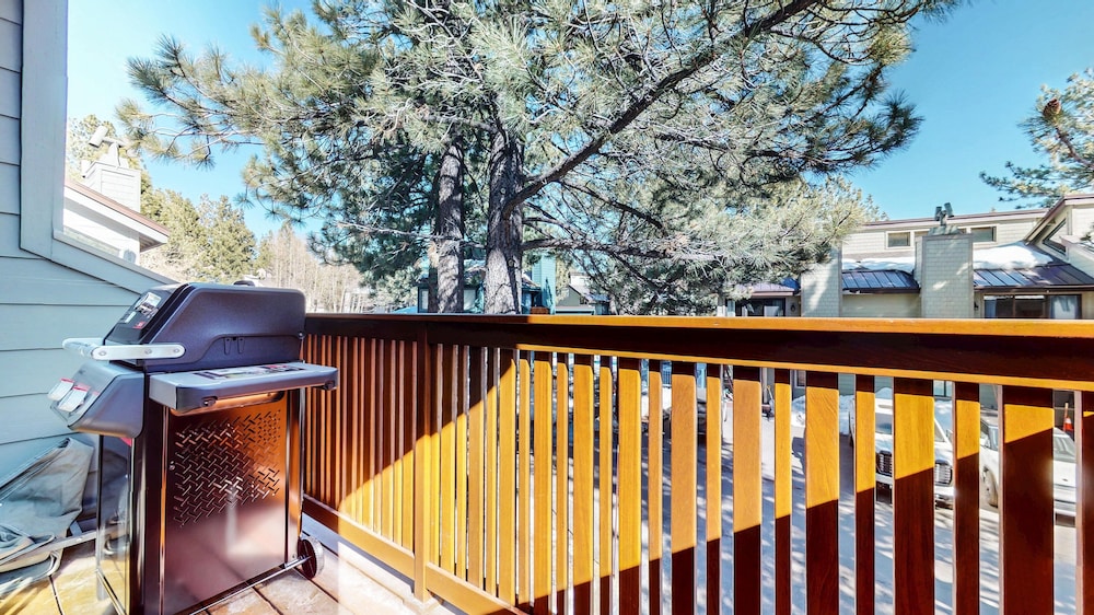 Mammoth Sierra Townhomes #38 3 Bedroom Condo