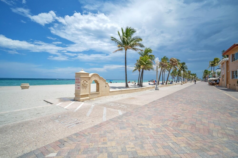 Beach Escape Corner Apartment