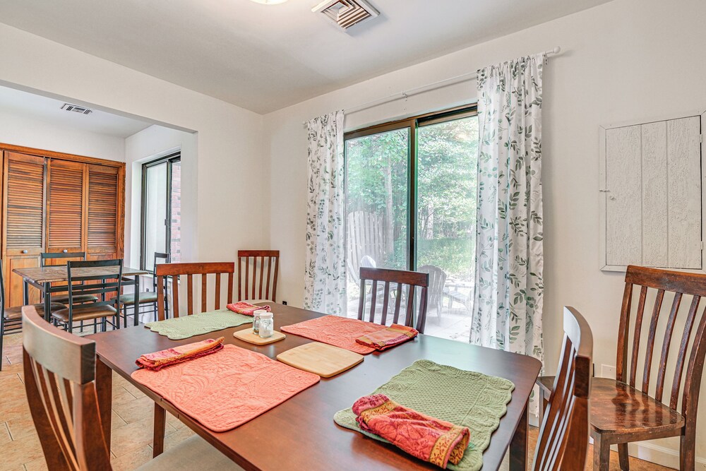 Quiet Catskill Getaway w/ Fire Pit - Near Hiking!